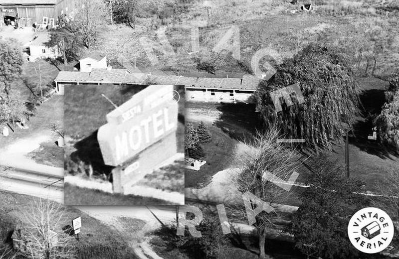 Siesta Motel - 1964 Aerial - Sign Closeup